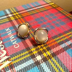 Vintage Sliver Tone Cat’s-eye Clip-on Earrings